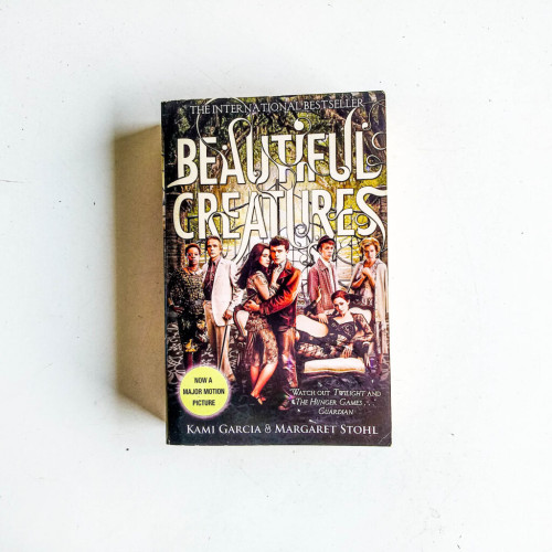 Beautiful Creatures (Book 1)